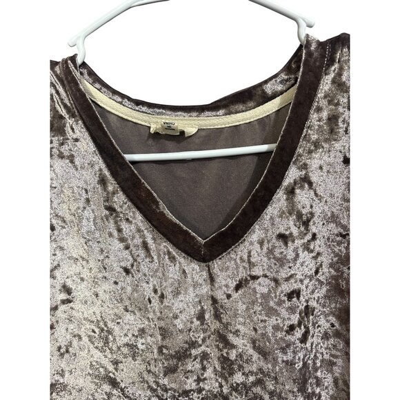 Crushed Velvet V-Neck Short-Sleeve Top By POL - Medium - Picture 3 of 4